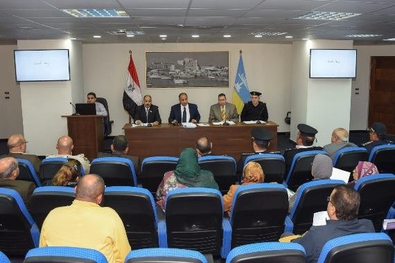 سلطان يجتمع بالمجلس التنفيذى للاسكندرية