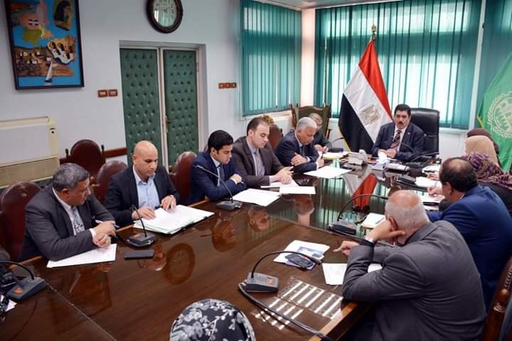 محافظ القليوبية أثناء الإجتماع